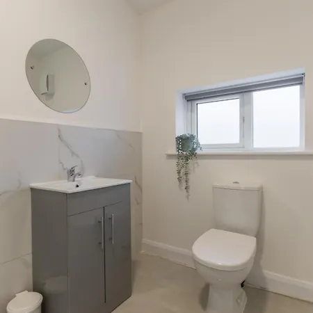 4 Bedroom House Between Sallins And Clane Close To Nass Ideal For Contractors Or Groups Of Workers 度假居 *