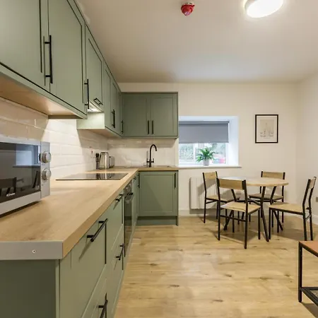 4 Bedroom House Between Sallins And Clane Close To Nass Ideal For Contractors Or Groups Of Workers *