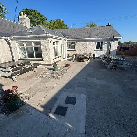 4 Bedroom House Between Sallins And Clane Close To Nass Ideal For Contractors Or Groups Of Workers 度假居 基尔代尔